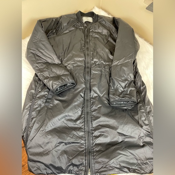 Athleta Mountain Summit Primaloft Women's Black Lightweight Parka - Picture 5 of 15